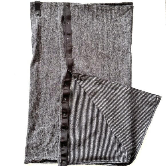 Lululemon Versatile Vinyasa Scarf In Mini Check Pique Black Pique Nursing Cover* - Picture 1 of 8